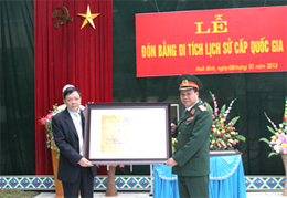 Hòa Bình đón nhận Bằng di tích cấp quốc gia địa điểm huấn luyện chính trị và tổ chức Đại hội trù bị Đại hội II Đảng Nhân dân Lào 