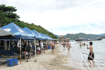 Doanh thu du lịch Khánh Hòa tăng 14%