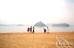 Quảng Ninh khởi động mùa du lịch hè 2013