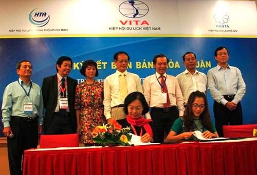 Tăng cường hợp tác phát triển giữa Hiệp hội Du lịch Hà Nội và Hiệp hội Du lịch TP.HCM