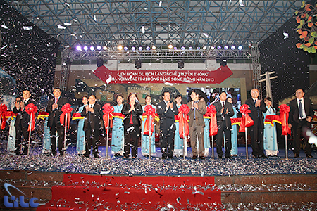 Liên hoan Du lịch Làng nghề truyền thống Hà Nội 2013 chính thức khai mạc