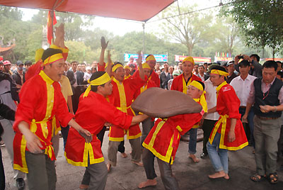 Đặc sắc lễ hội mùa Xuân Côn Sơn - Kiếp Bạc 2013
