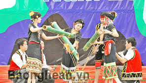 Quỳ Châu tổng kết công tác VHTTDL năm 2012 và lễ hội Hang Bua