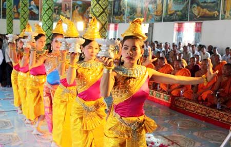 Phục dựng lễ hội xuống đồng của người Khmer Bình Phước 