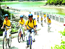 Tour xuyên Việt bằng xe đạp kết hợp làm từ thiện