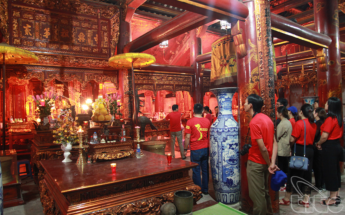 Thai Temple worships kings of Late Le Dynasty (1428 - 1789)