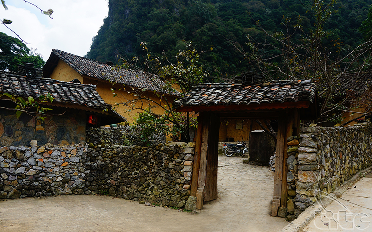 A house in Lung Cam Culture Village, where filmed the movie “Story of Pao”