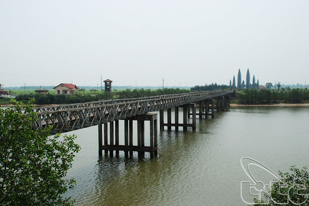 Cụm di tích lịch sử Đôi bờ cầu Hiền Lương - Bến Hải