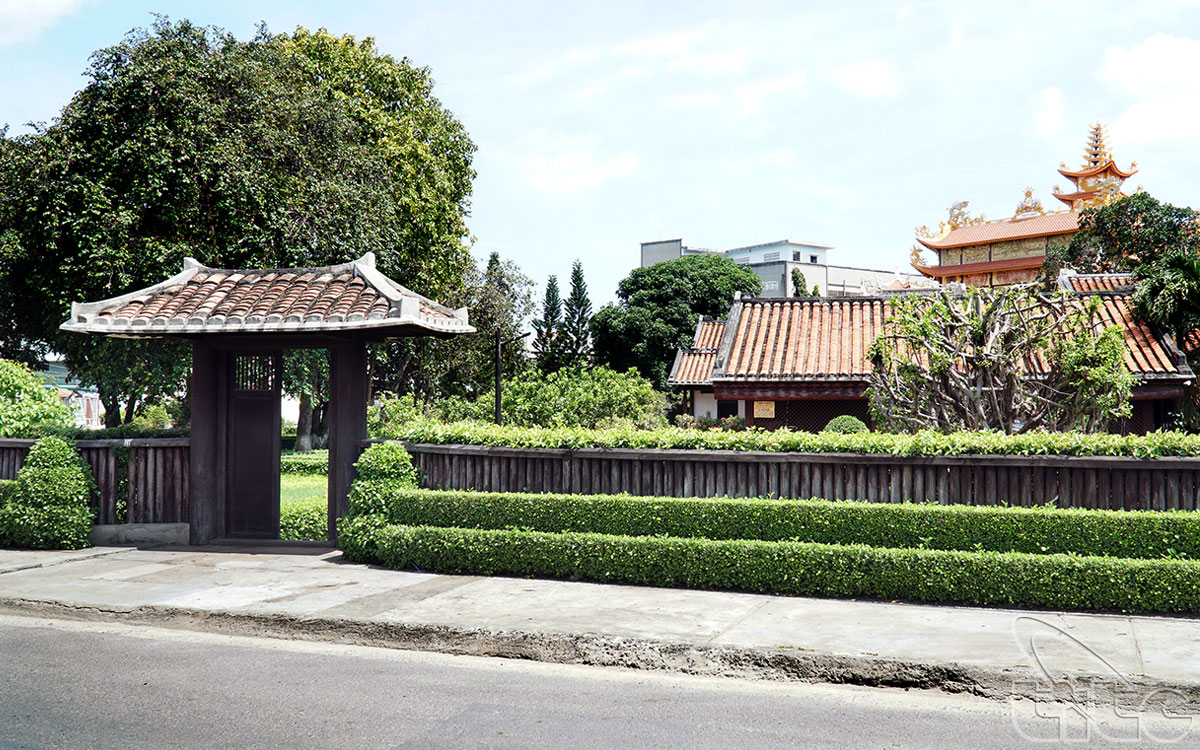 Di tích trường Dục Thanh thuộc làng Thành Đức, nay là số 39 đường Trưng Nhị, thành phố Phan Thiết, tỉnh Bình Thuận