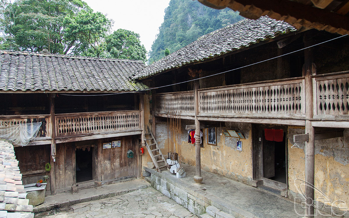 Kiểu kiến trúc độc đáo này rất thích nghi với điều kiện khí hậu và thời tiết vô cùng khắc nghiệt ở Cao nguyên đá Đồng Văn.