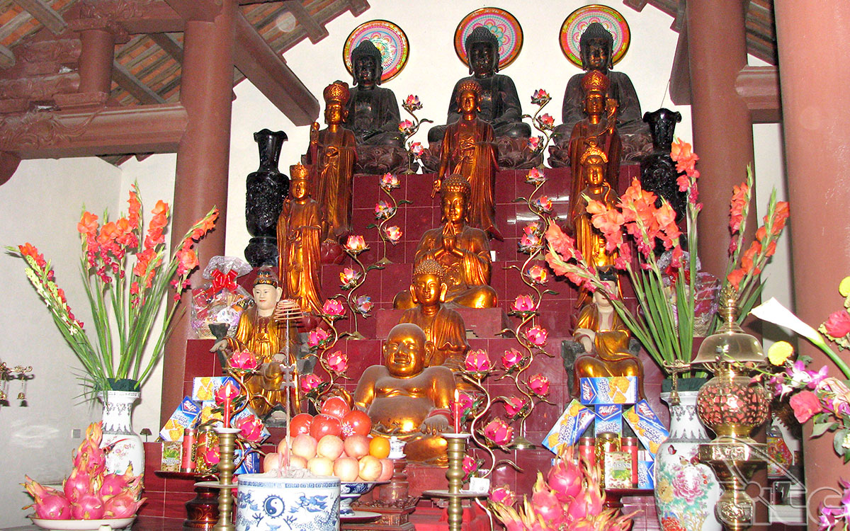 Tòa Tam bảo của chùa Keo