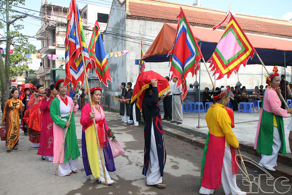 Fête de la course de pirogues de Vinh Tuy