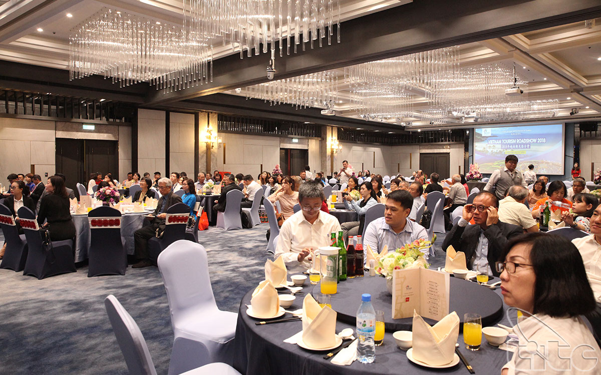 The delegates attended roadshow in Kaohsiung City
