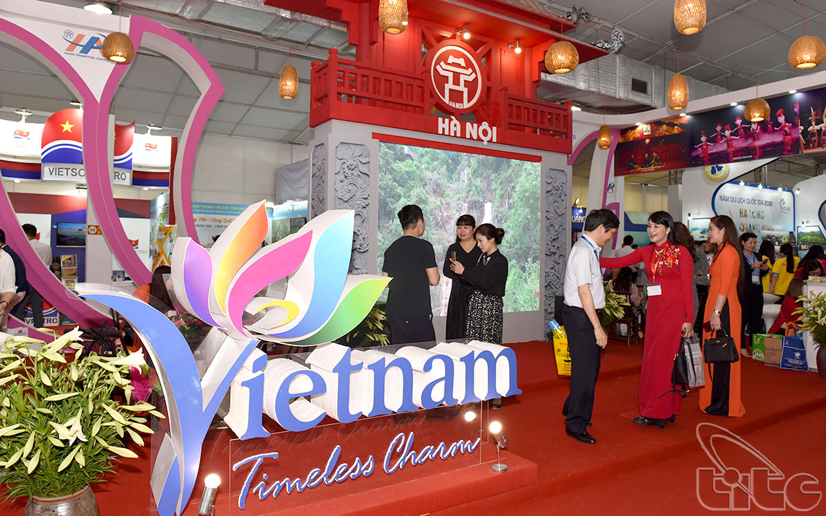 Booth of Ha Noi’s Department of Tourism with the symbol of Khue Van Pavilion