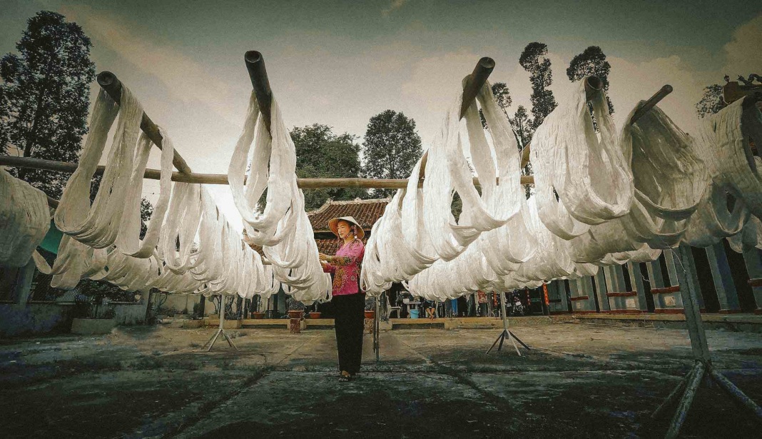 Exploring a century-old scarf-weaving village in Dong Thap