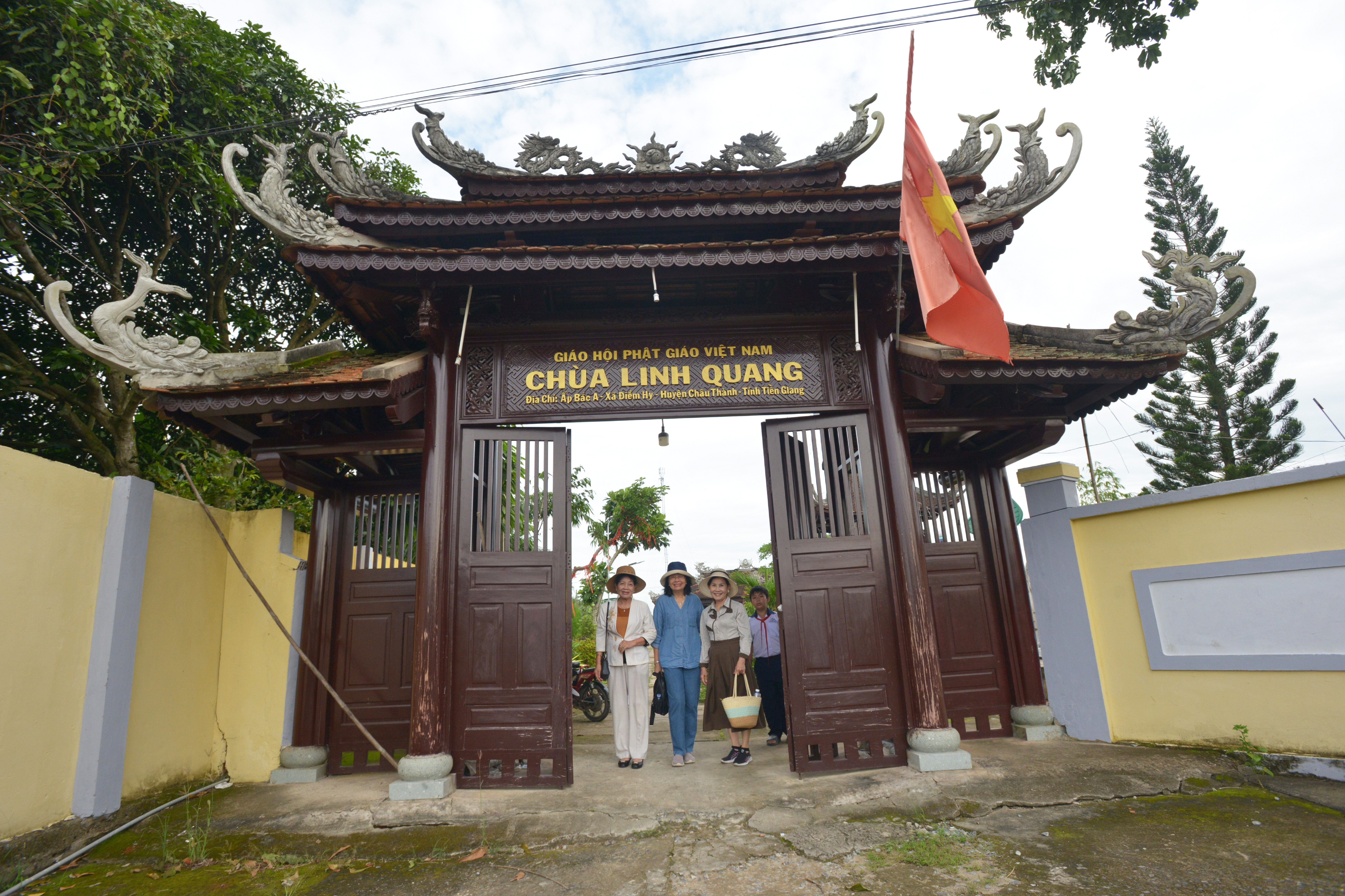 Trung thu ấm áp ở chùa Linh Quang