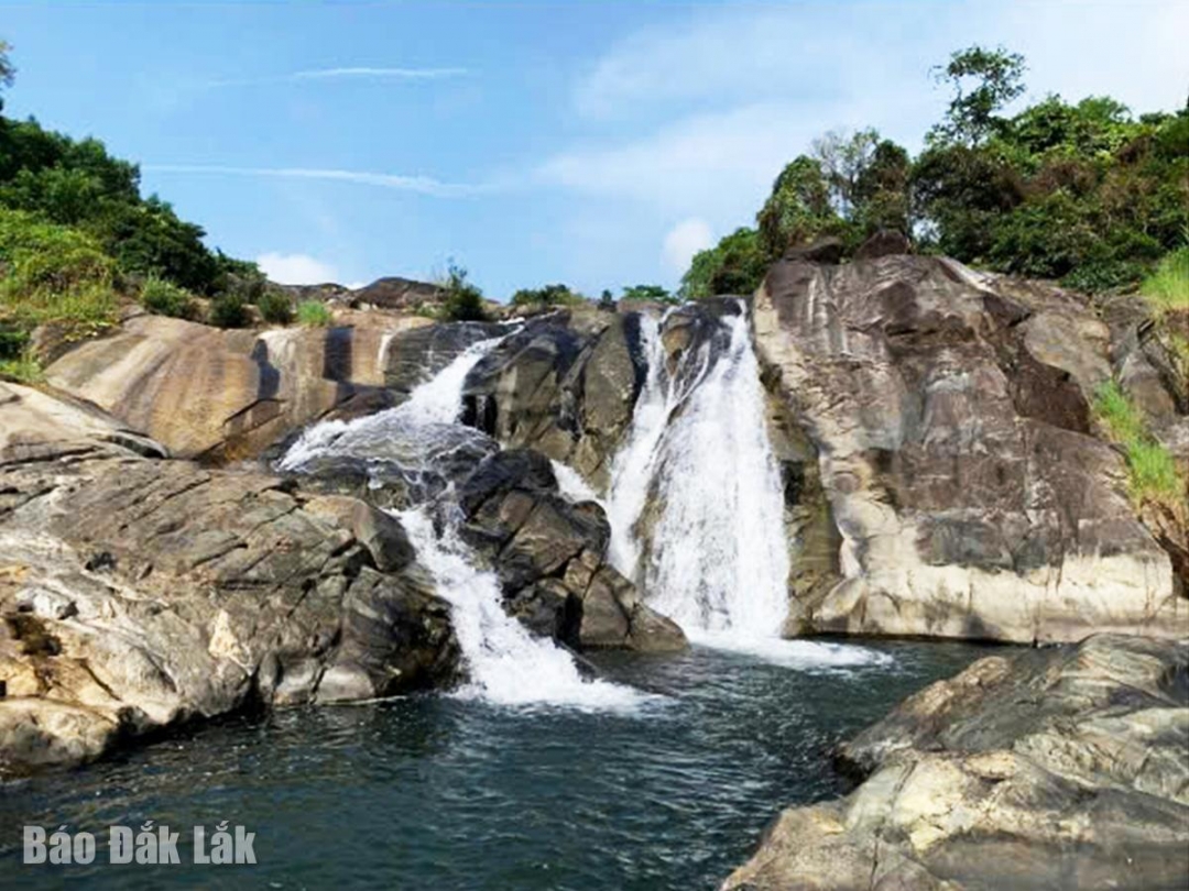 Thác Ồ Ồ và tín ngưỡng thờ Bạch Hổ độc đáo