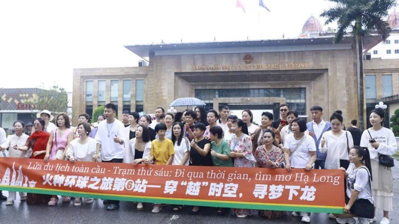 Thời báo Hoàn Cầu giải mã lý do Việt Nam trở thành điểm đến hàng đầu của du khách Trung Quốc