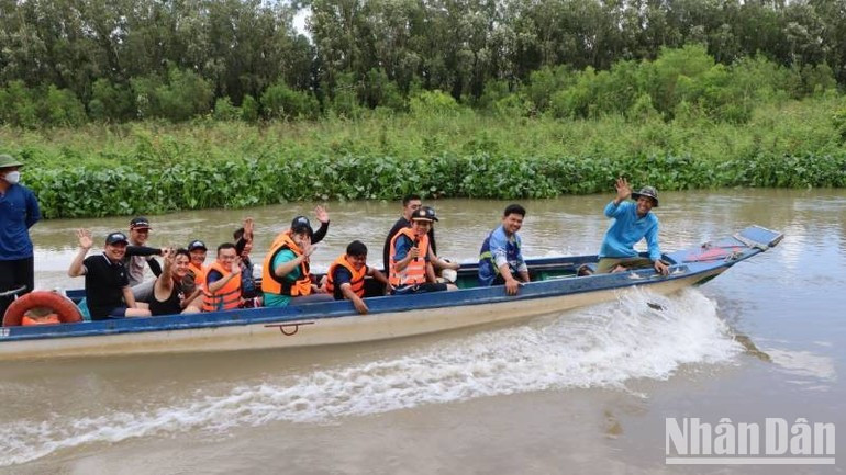 Flood-season tourism in southern An Giang Province