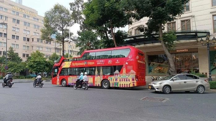 Thành phố Hồ Chí Minh chấn chỉnh hoạt động xe buýt thoáng nóc chở khách