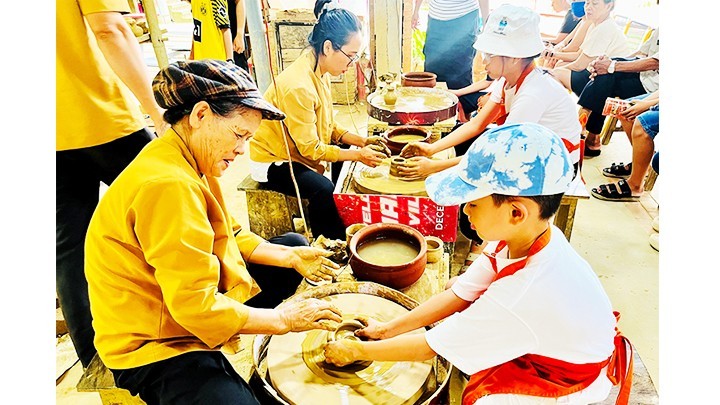 Creativity in Thanh Ha Pottery Village (Quang Nam)