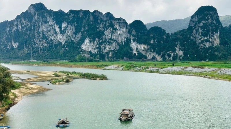Awakening tourism potential in the fairy land of Tuyen Hoa District (Quang Binh Province)