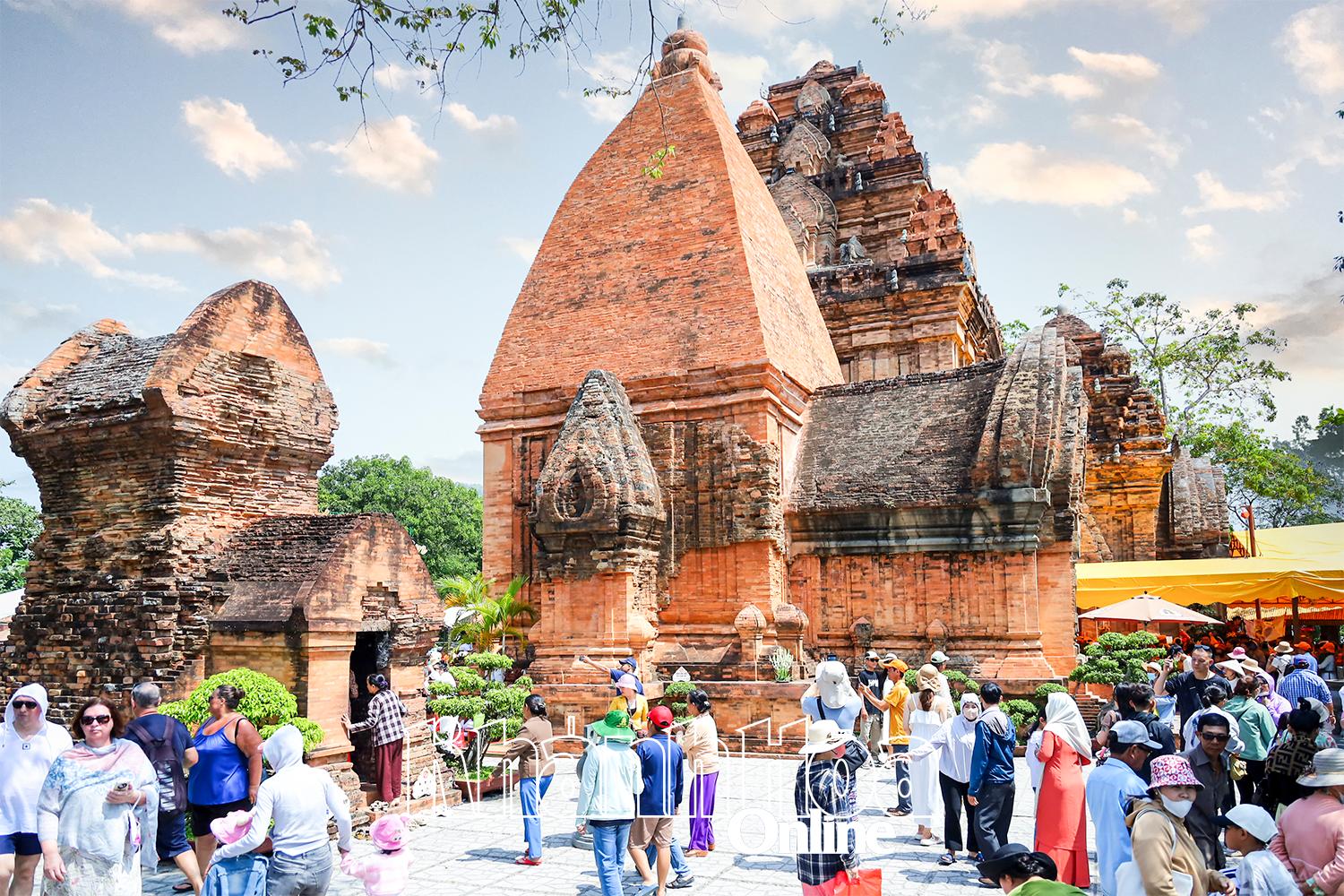Creating momentum for development of cultural tourism in Khanh Hoa 