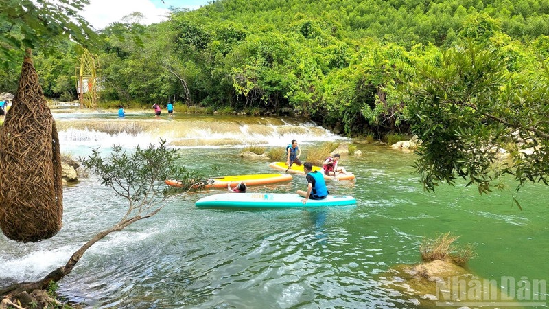 Along beautiful streams of Quang Binh (Quang Tri)