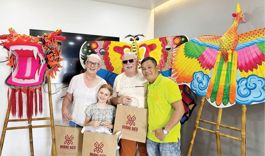 Hue’s kites captivate Western visitors