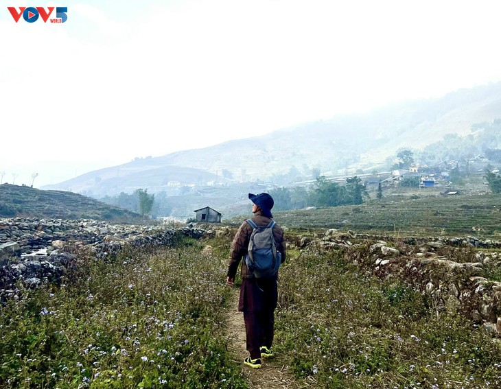 Thrilling trail on mountain range to Ta Van village (Lao Cai)