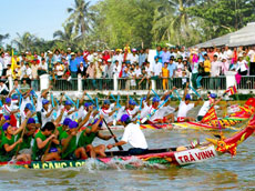 Colorful Ooc Om Boc Festival opens in Soc Trang