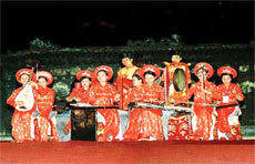 Anthology of Hue's royal arts, artists completed 