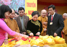 Yen Tu Buddhist spring festival begins