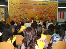 Overseas Vietnamese in France join Vu Lan festival 
