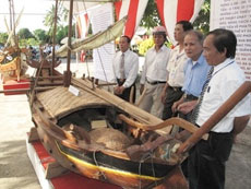 Exhibition features island heritage in Quang Ngai