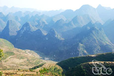 Promoting the beauty of Global Geo-park of Dong Van Rock Plateau