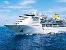 Luxury cruise ship brings more tourists to VN 