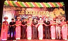 Night market opens in Hue 