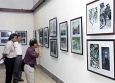 Hanoi, Hue, HCMC exhibit photographs 