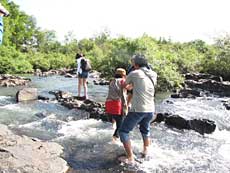 Song Ray Waterfall challenges rock scrambling lovers