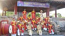 Royal court music performance attracts tourists to Hue 