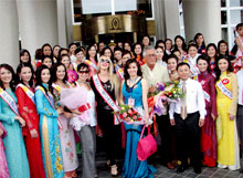 Mrs World Pageant 2009 : les reines de beauté en liesse à Bà Ria-Vung Tàu 