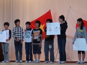 Des élèves japonais découvrent le Vietnam