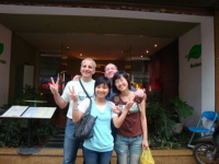 Des guides touristiques de la gÃ©nÃ©ration 9x Ã  Hanoi 