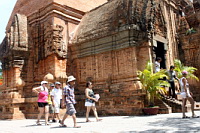 Les touristes accourent toujours au Vietnam 