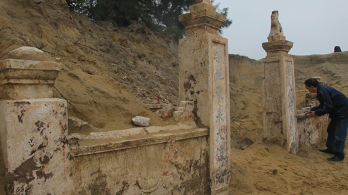 Découverte d'un temple à Ha Tinh