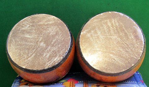 Des instruments de musique originaux en bois de cocotier