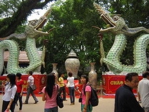 Hanoi : Inauguration d'une paire de dragons en céramique