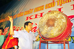 Fête du village de Sen, province de Nghe An
