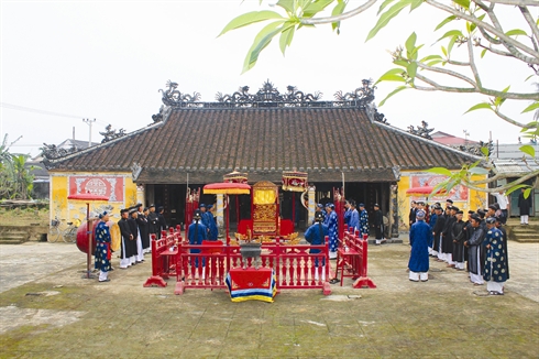 Conservation des anciens documents de maisons communales